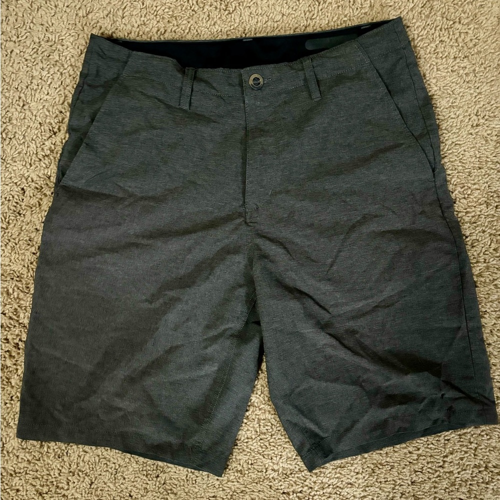 🛹 Snatch This! Gently Used Grey Volcom Skate Shorts, 31 -Men’s 🛹